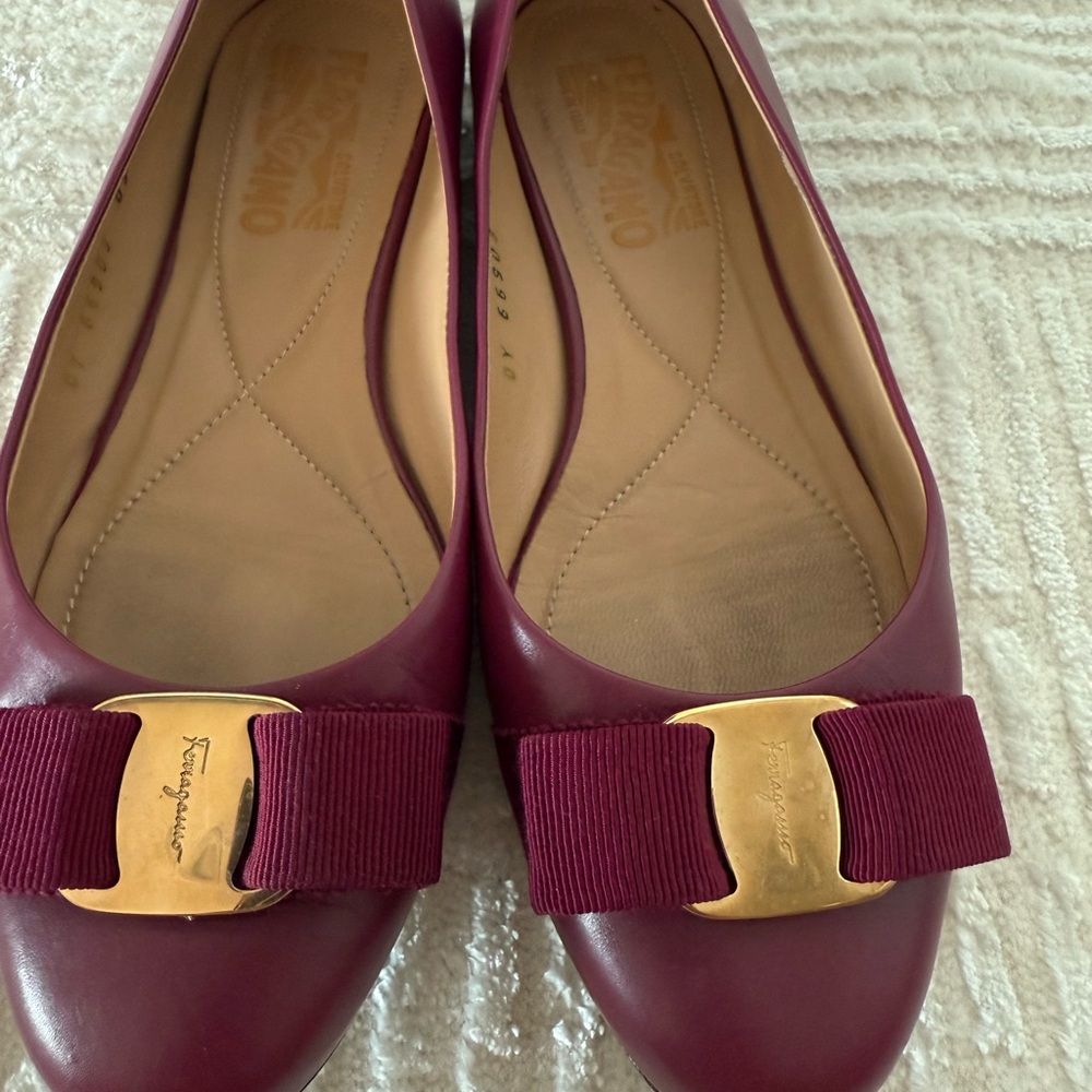 Salvatore Ferragamo Maroon Loafers with Gold Buckle - Picture 2 of 7